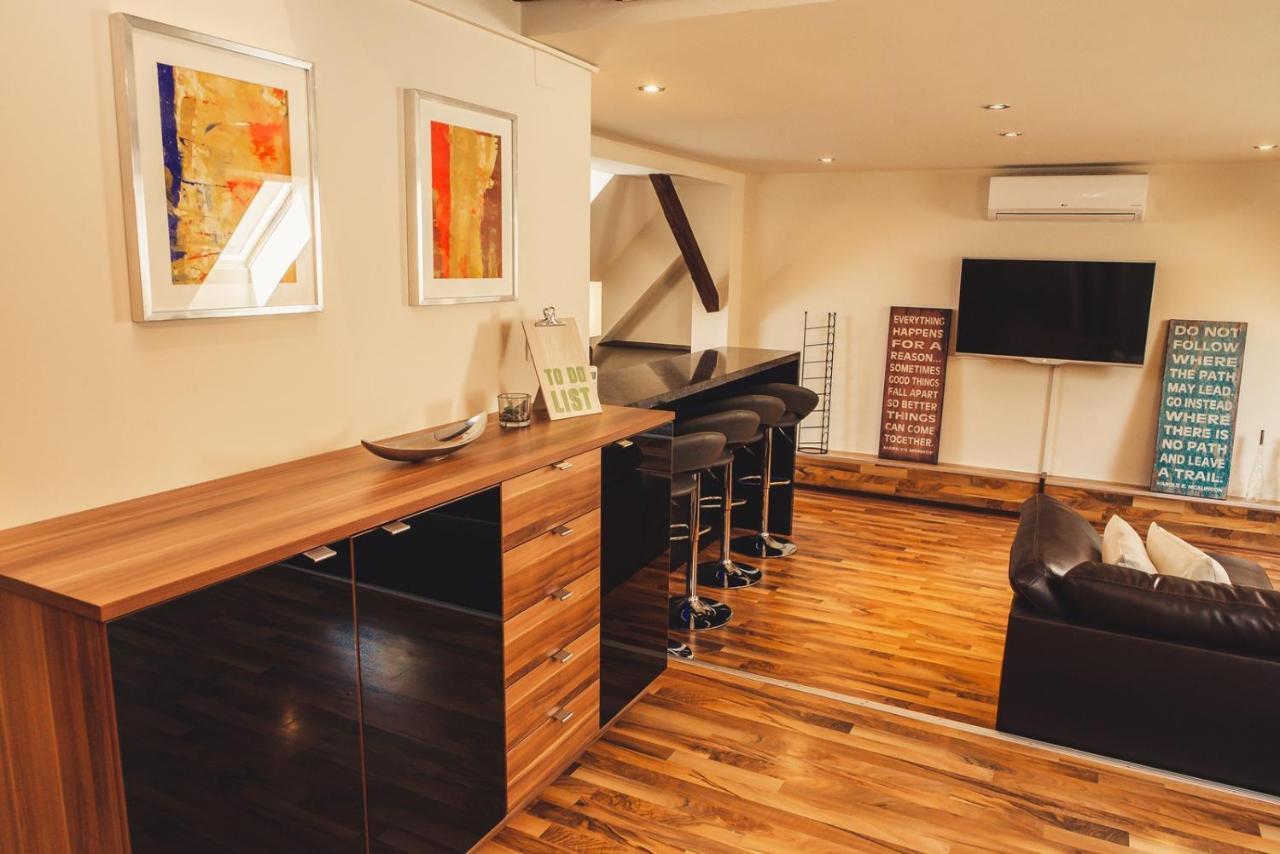 Skol Apartment S Parkiriscem Celje Buitenkant foto